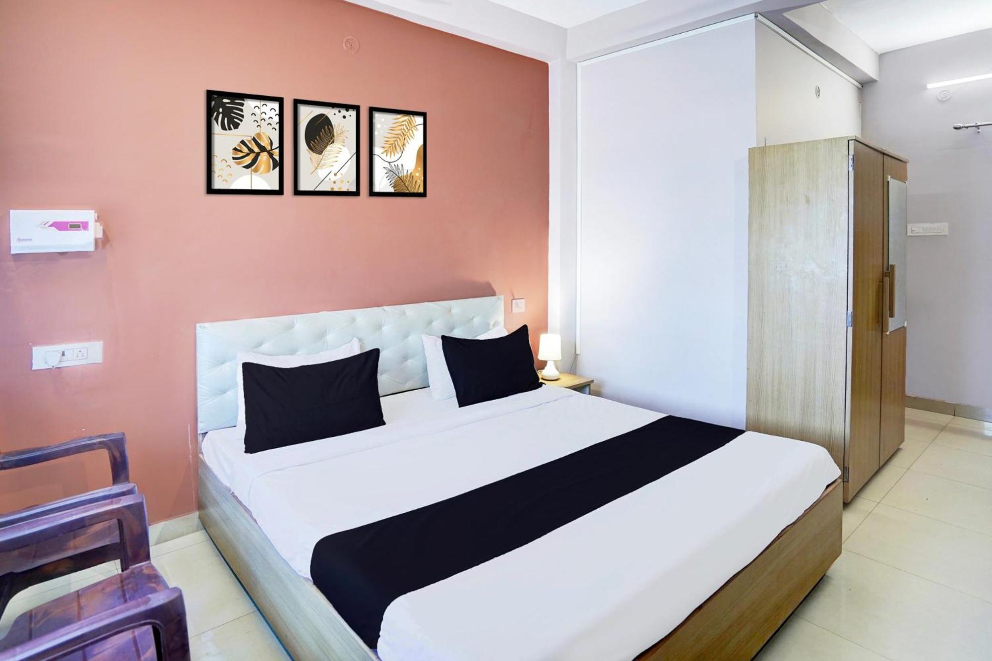 Super Hotel O Blw Kakarmatta Near Banaras Junction Варанаси Екстериор снимка
