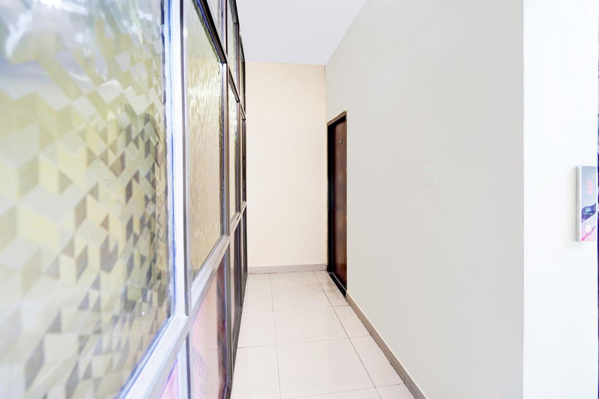 Super Hotel O Blw Kakarmatta Near Banaras Junction Варанаси Екстериор снимка
