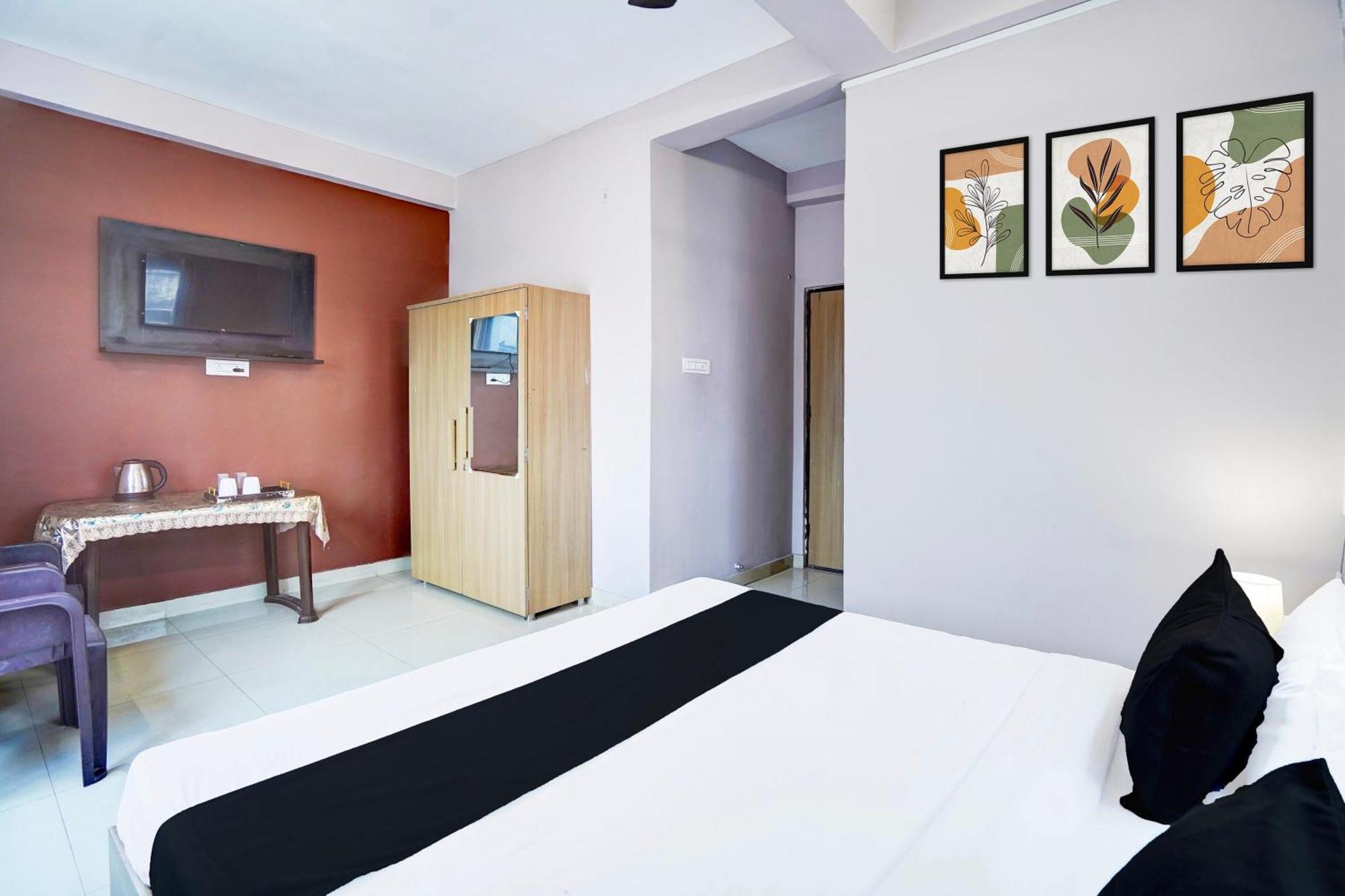Super Hotel O Blw Kakarmatta Near Banaras Junction Варанаси Екстериор снимка