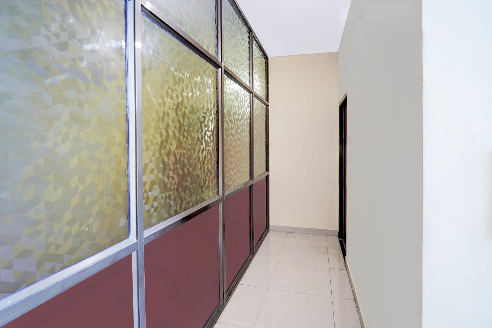 Super Hotel O Blw Kakarmatta Near Banaras Junction Варанаси Екстериор снимка