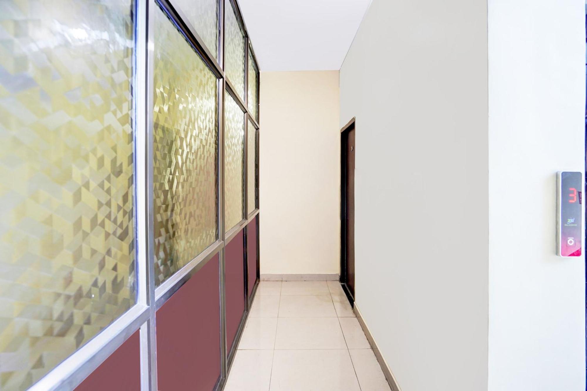 Super Hotel O Blw Kakarmatta Near Banaras Junction Варанаси Екстериор снимка