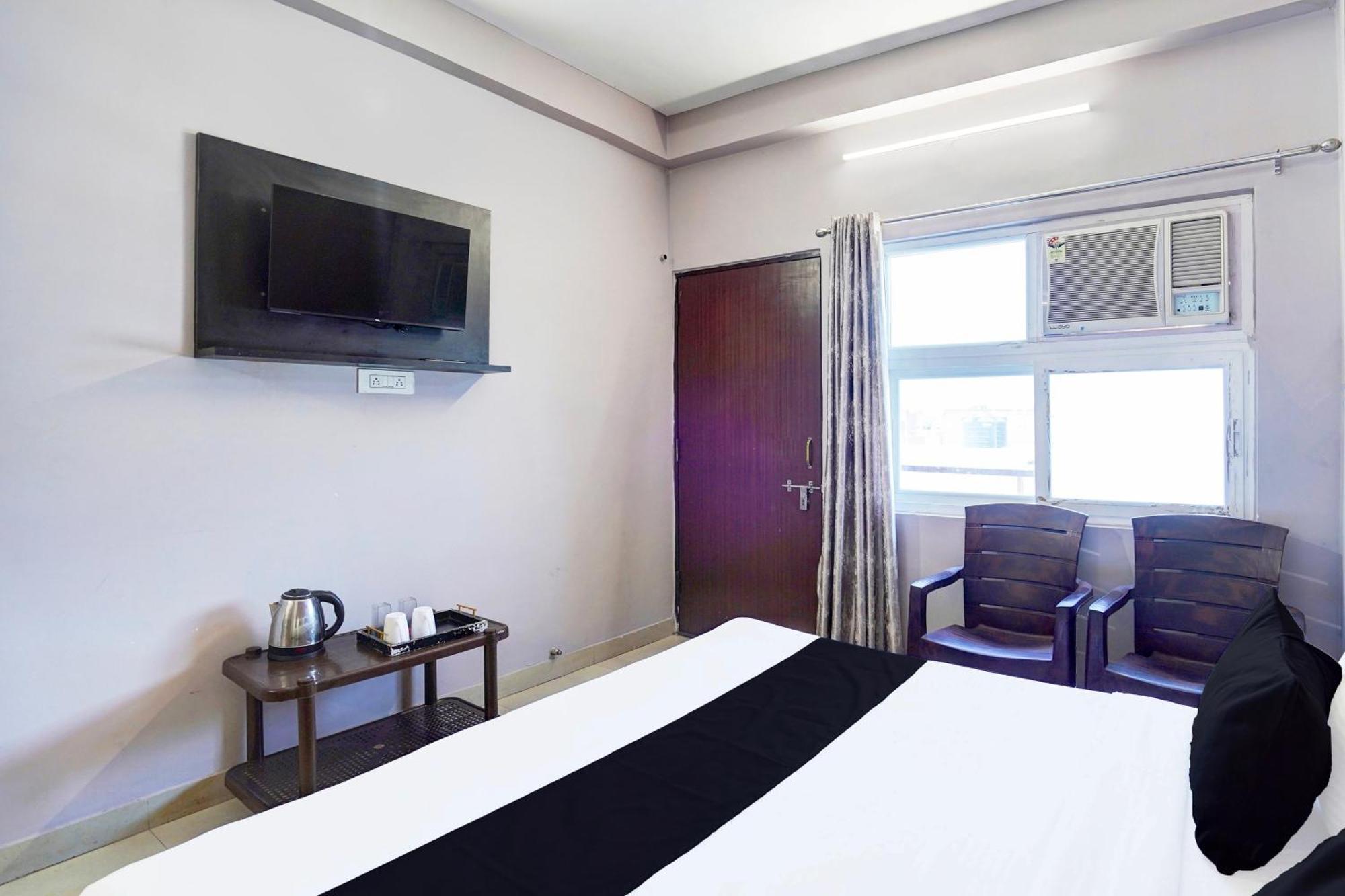Super Hotel O Blw Kakarmatta Near Banaras Junction Варанаси Екстериор снимка